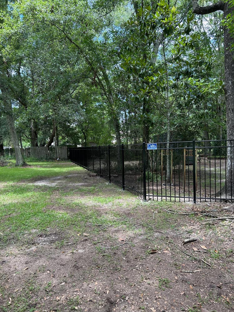 2024 Featured Black Aluminum Fence Project