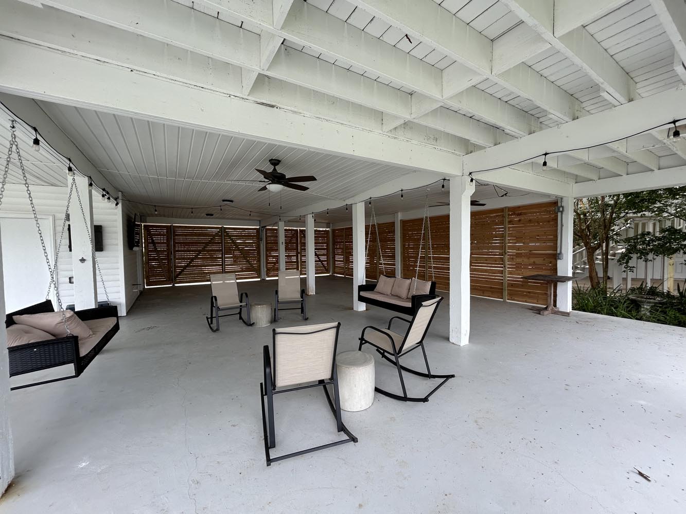 Horizontal Wooden Fence for Enclosed Patio