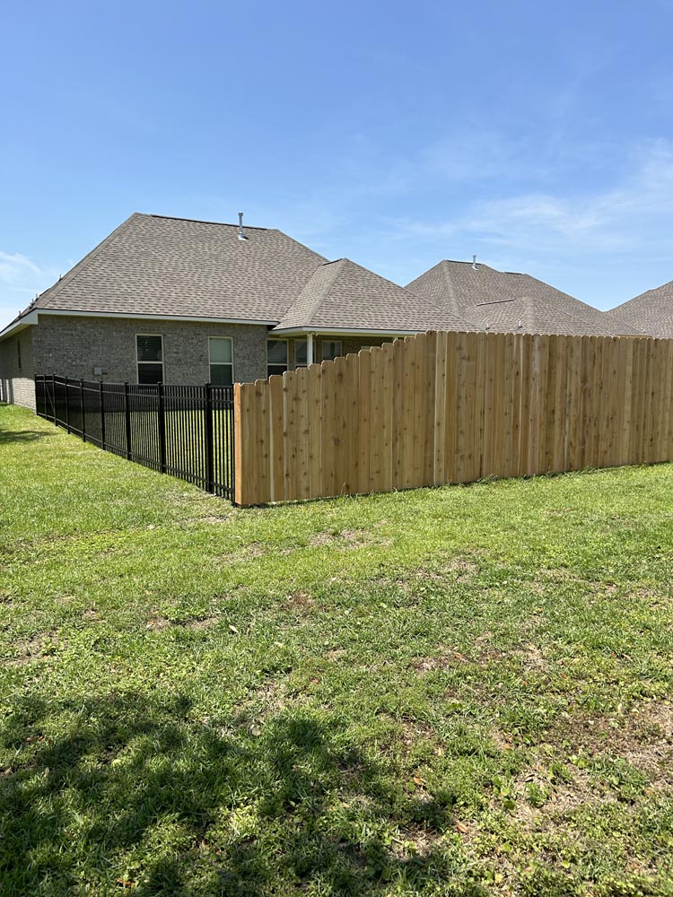 Wood Privacy Fence with Transition to Aluminum